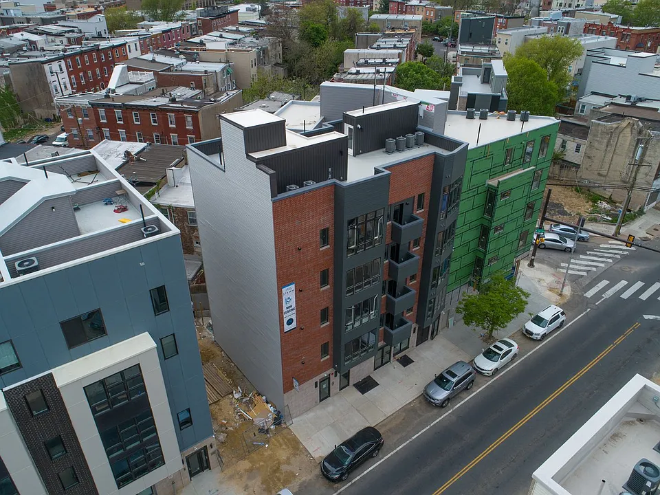 Building Photo 4