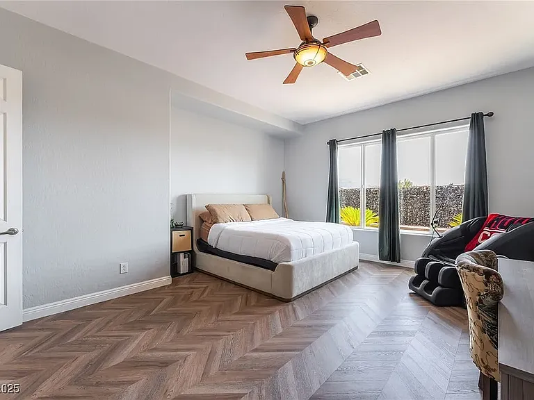 Master bedroom #1 - king bed