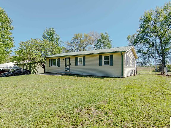 2nd image of 605 Poplar Dr