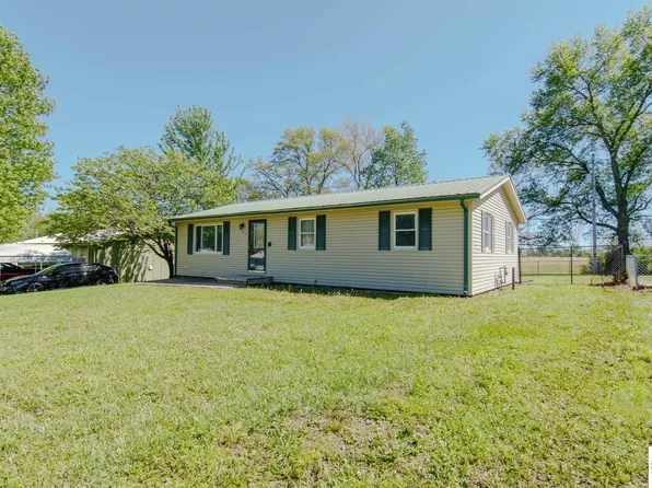 605 Poplar Dr, Windsor, MO 65360