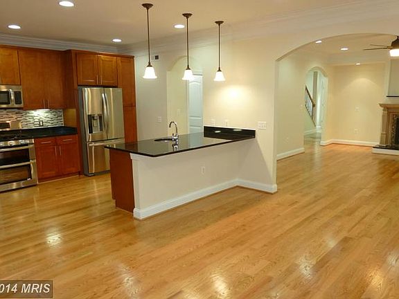 3rd image of 2703 Groveton St