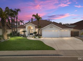 10403 Mountaingate Ln, Bakersfield, CA 93311