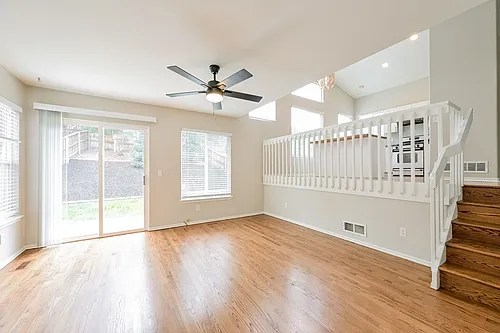 9605 Parramatta Pl Photo 1