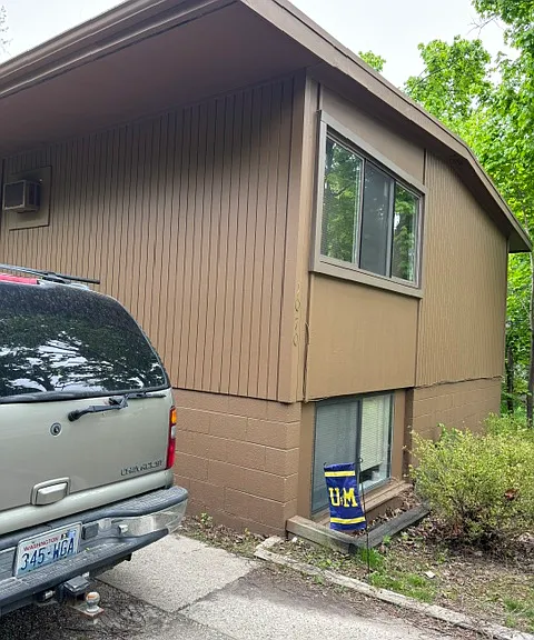 1070 Ferdon Rd #1 — Photo 1