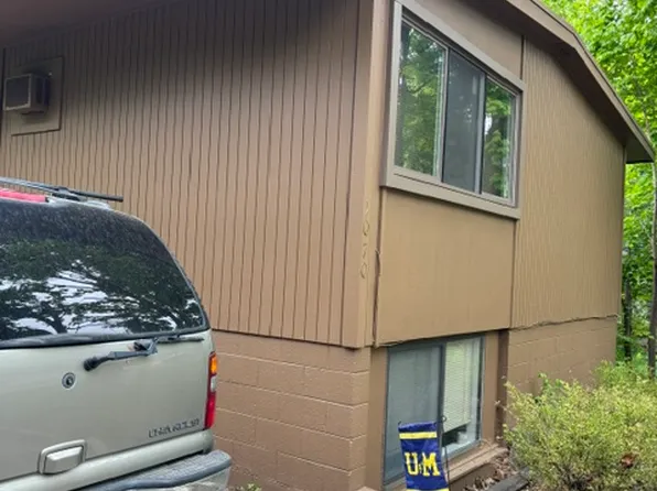 1070 Ferdon Rd, Ann Arbor, MI