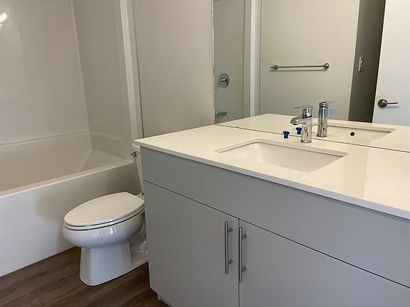 5th image of 407 Boreal Dr