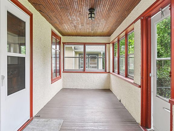 4th image of 3511 24th Ave S