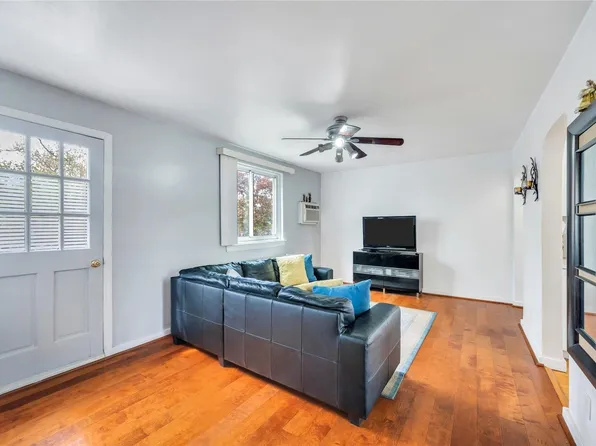 255-01 75th #H-2, Glen Oaks, NY 11004