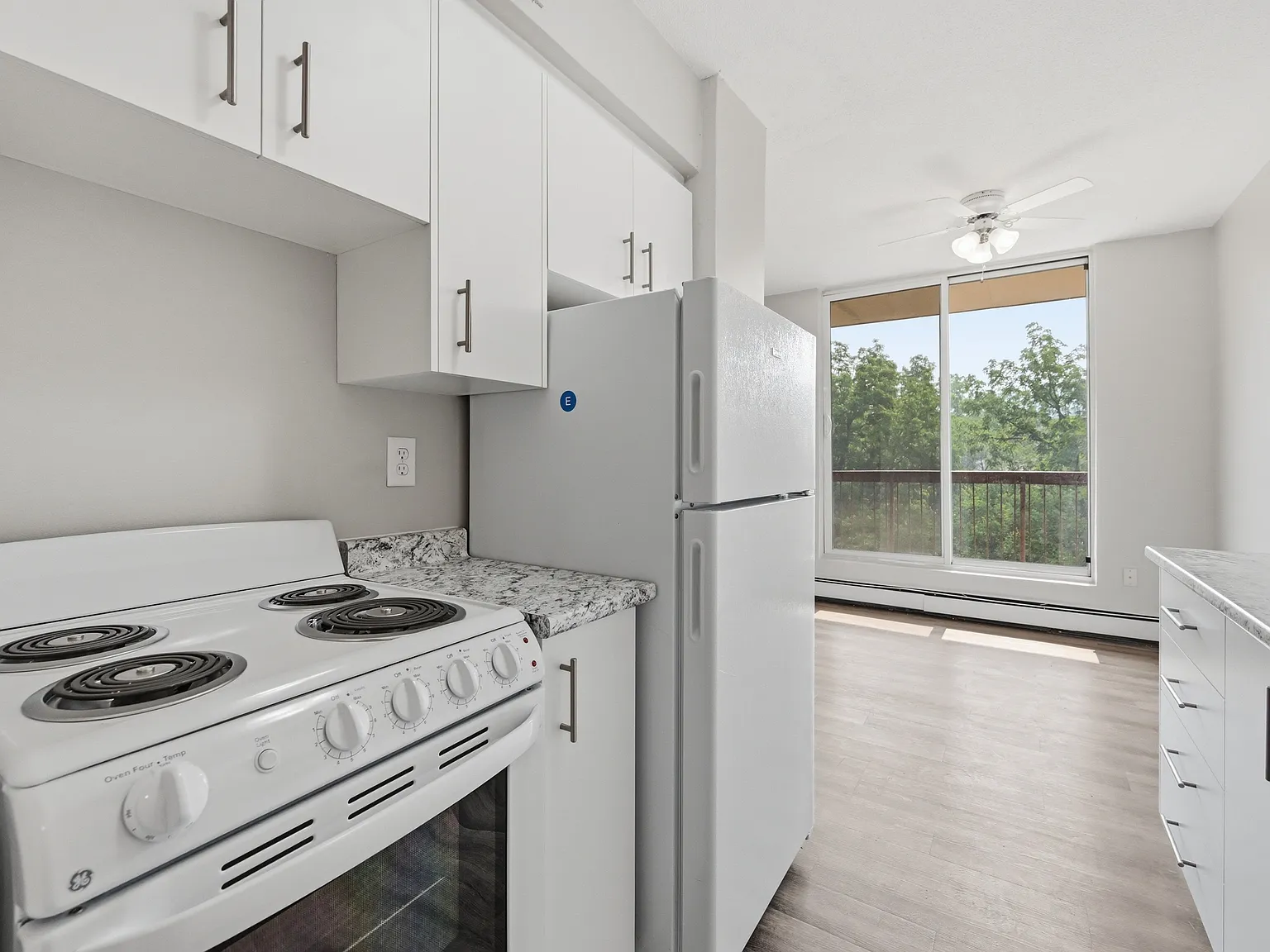 South Valley Apartments — Photo 1