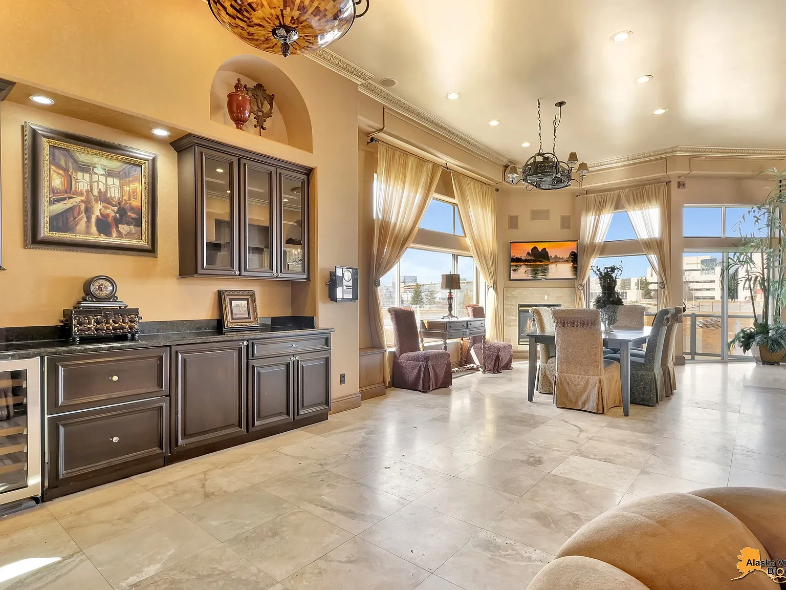 3 bed, 2108 sqft, $3,799 — Photo 3
