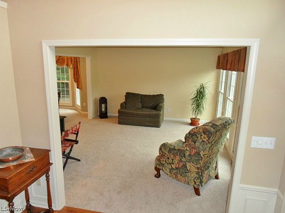 3rd image of 18688 Northrup Ln