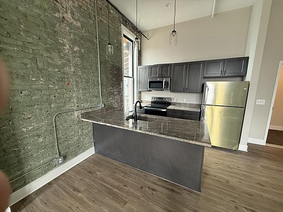 3rd image of 1108 N Water St
