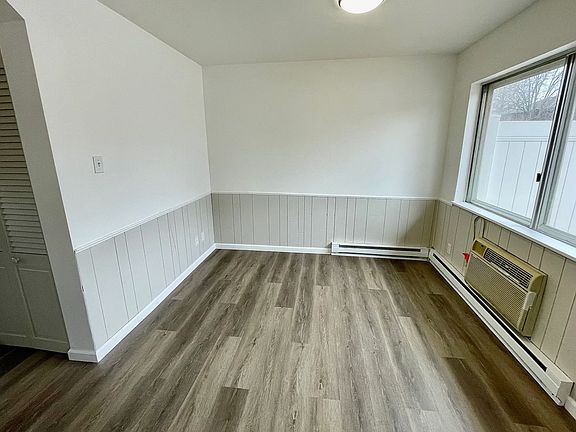 5th image of 7622 Hazelcrest Dr