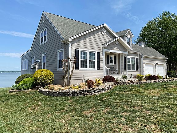 3rd image of 6054 Potomac Landing Dr