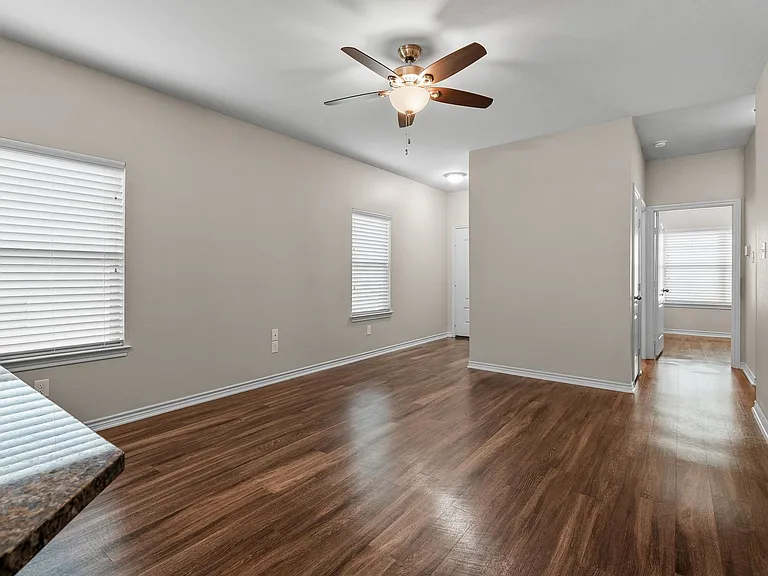 900A Hamilton Park Dr — Photo 6