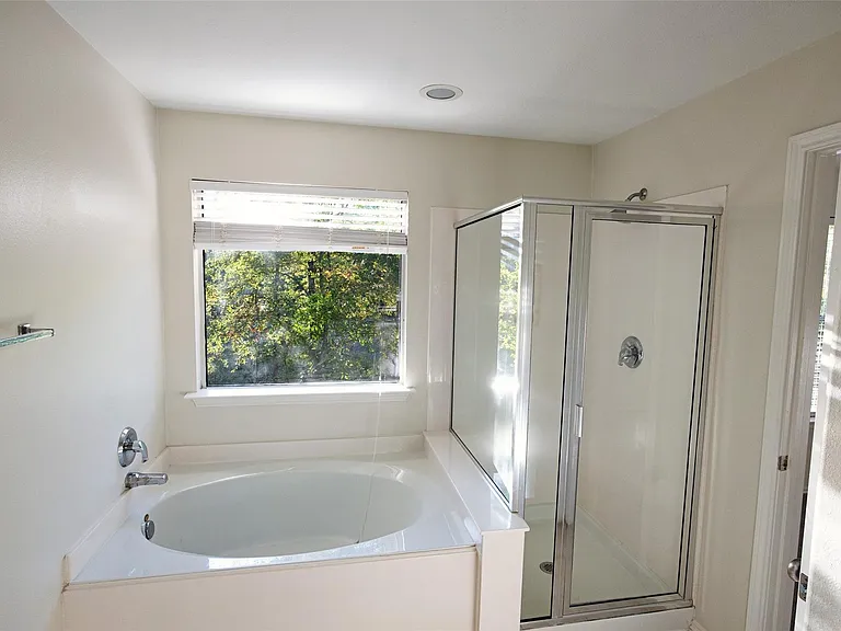 11 Summerhaze Cir — Photo 17