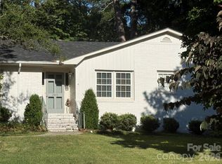3615 Barclay Downs Dr, Charlotte, NC 28209
