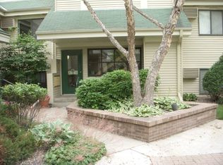 7610 York Ave S APT 3204, Edina, MN 55435