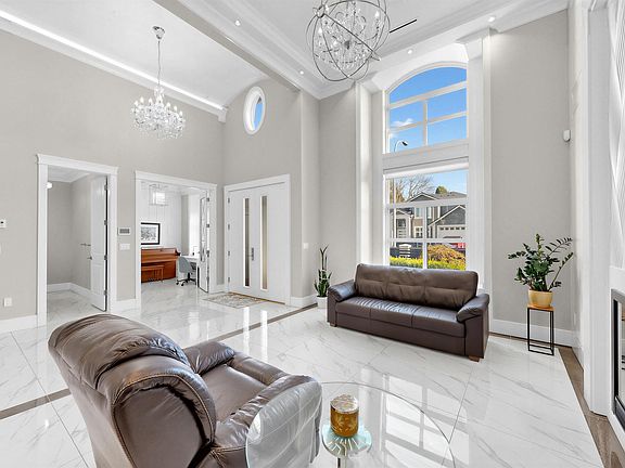 4th image of 6220 Yeats Cres