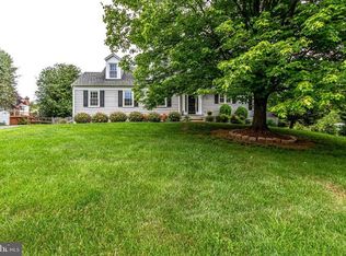 1399 Park Lake Dr, Reston, VA 20190