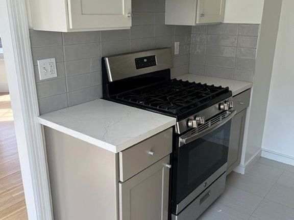 5th image of 2390 Chestnut St APT 203