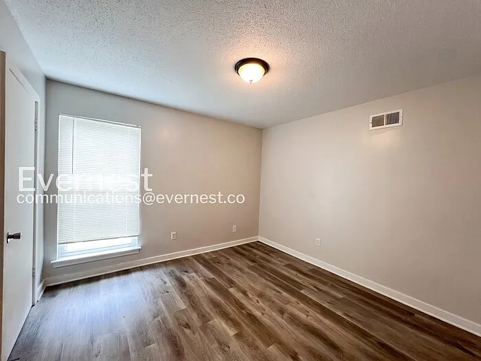 3743 Oak Lake Ln — Photo 14