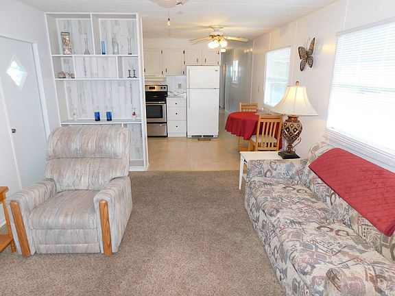 2nd image of 11148 Mockingbird Ln