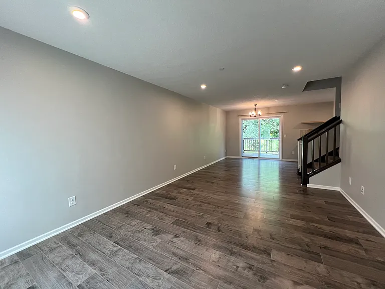 7110 Calumet Ct — Photo 9