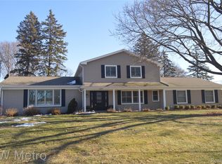 5897 Sutters Ln, Bloomfield Hills, MI 48301