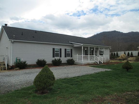 2nd image of 211 Oakridge Dr