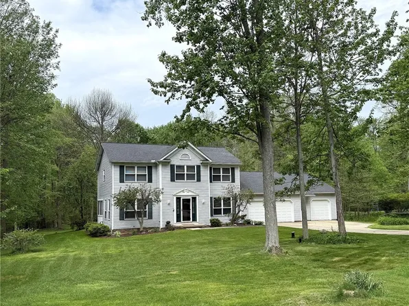9109 Lake In The Woods Trl, Chagrin Falls, OH 44023