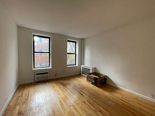 Rented by Bond New York | media 7