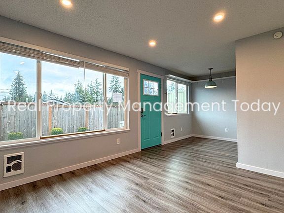 4th image of 7328 44th St W