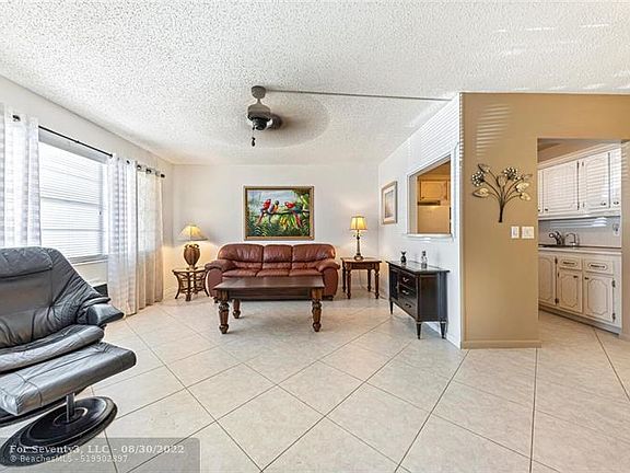 4th image of 74 Farnham Cres #D