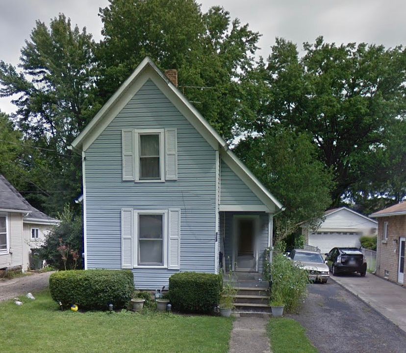 2nd image of 323 18th St