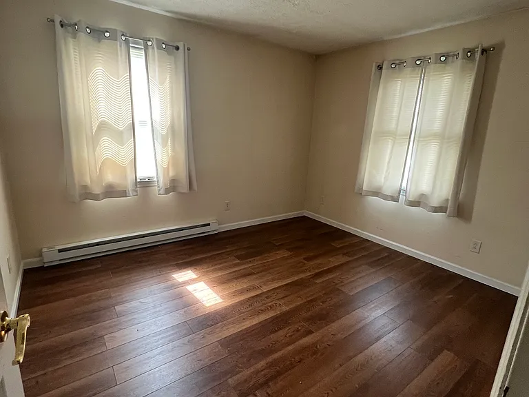 850 Houfnaggle Rd — Photo 2