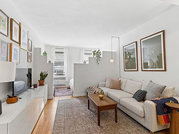 3rd image of 70 Clark St APT 4J
