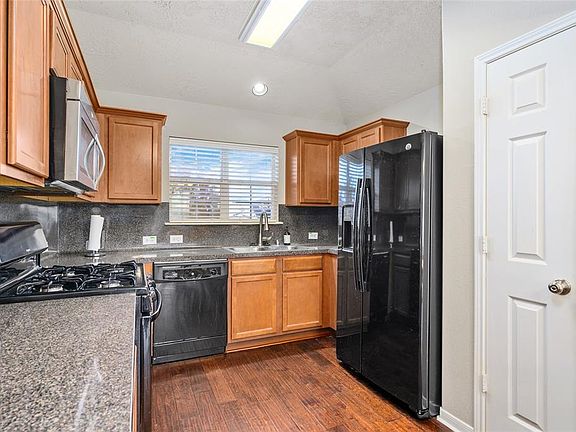 5th image of 21135 Grandin Wood Ct