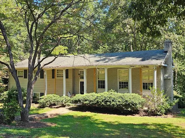 165 Jefferson Davis Dr, Martinsville, VA 24112