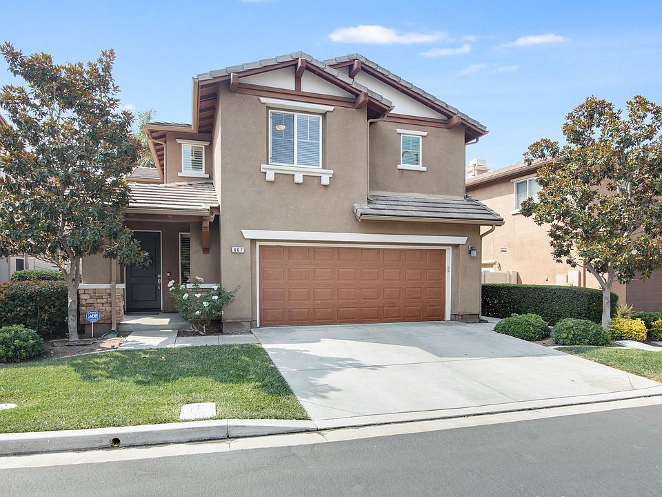 1st image of 607 Clearwater Creek Dr
