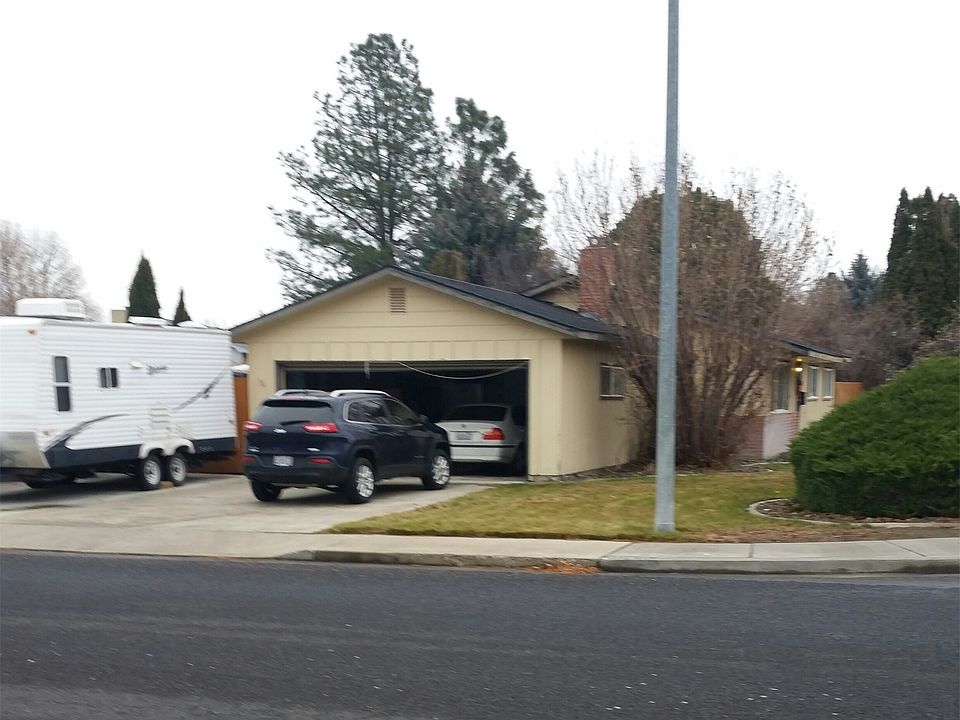 2 Car Garage with RV parking
