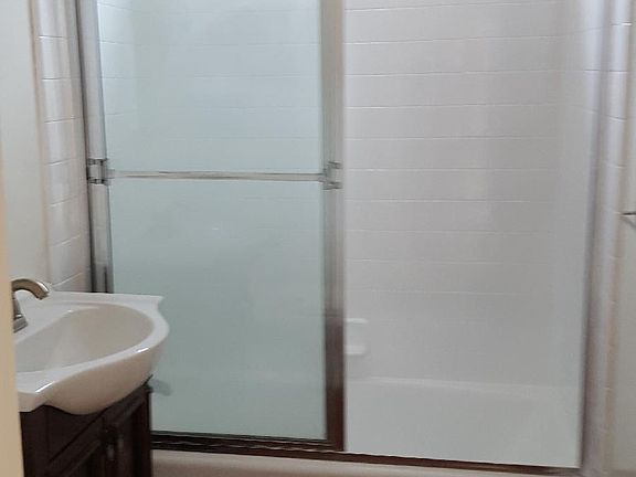 5th image of 8206 1/2 Blackburn Ave