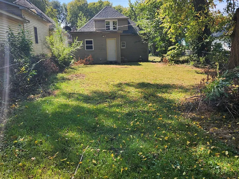 628 Linden St — Photo 9