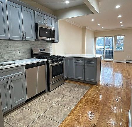 5th image of 71-01 Cooper Ave #3FAM