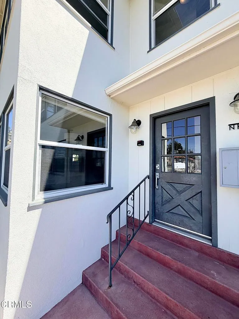 2 bed, 1.0 bath, 1000 sqft, $3,100 — Photo 2