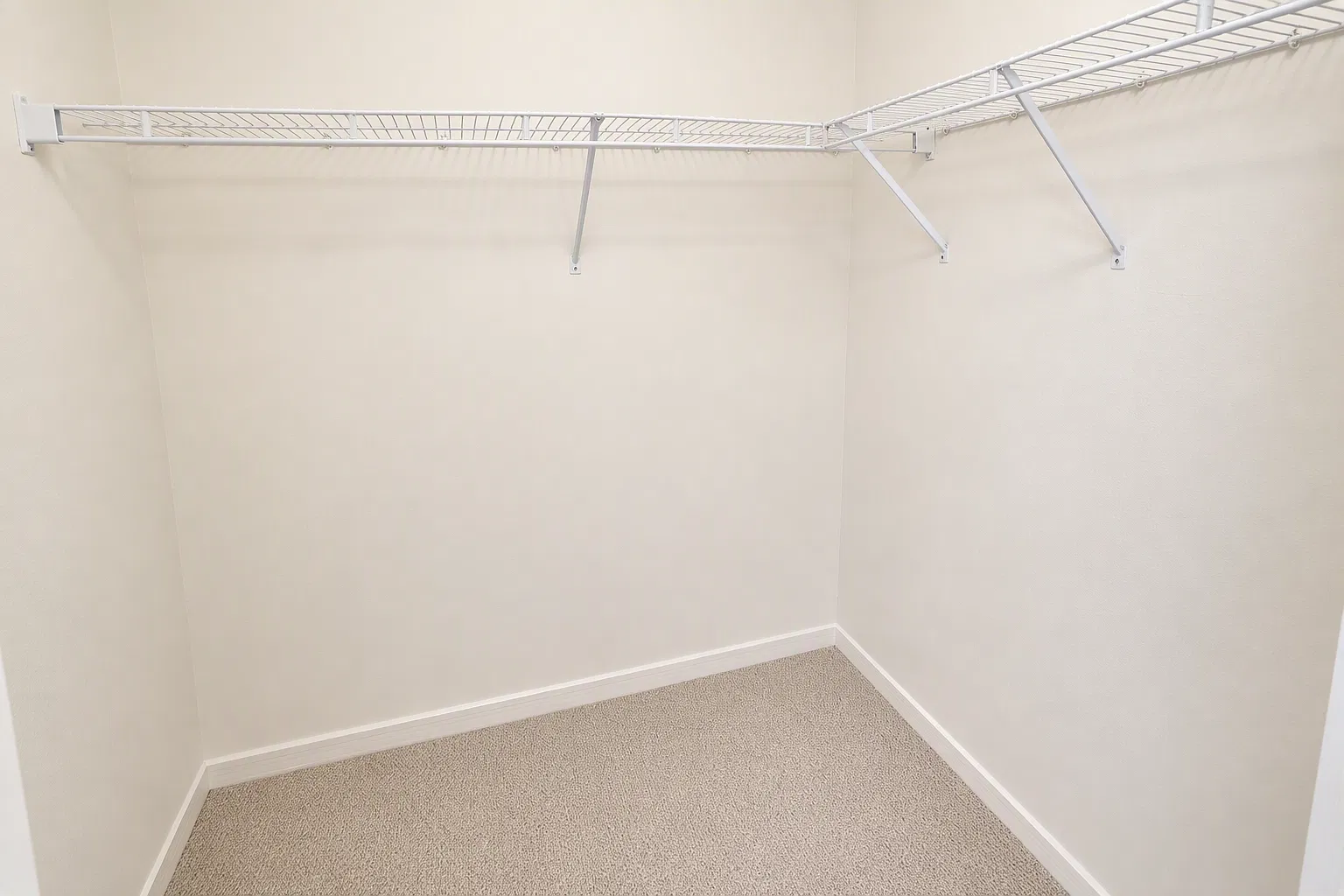 1 bed, 949 sqft, $1,600 — Photo 4
