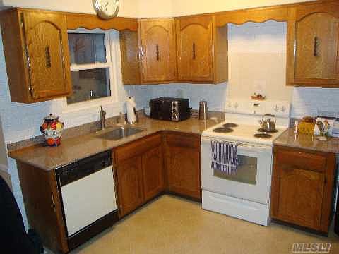 4th image of 4 Beauregard Dr