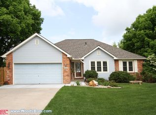 3008 Chisholm Pl, Lincoln, NE 68516