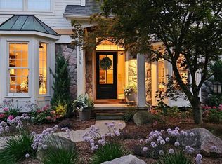 1006 E Pointe Place Blvd N, Rochester, MI 48307