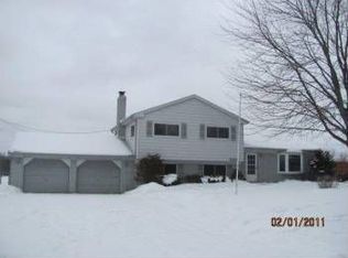 3215 N Milford Rd, Highland, MI 48357